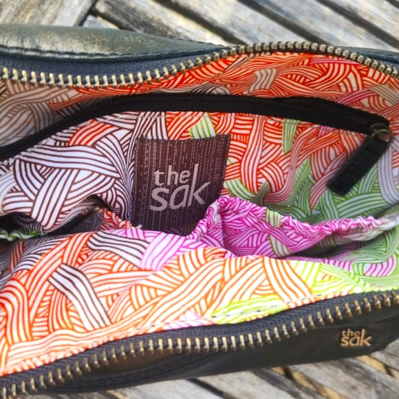 The Black Sak - Picture 7 of 8